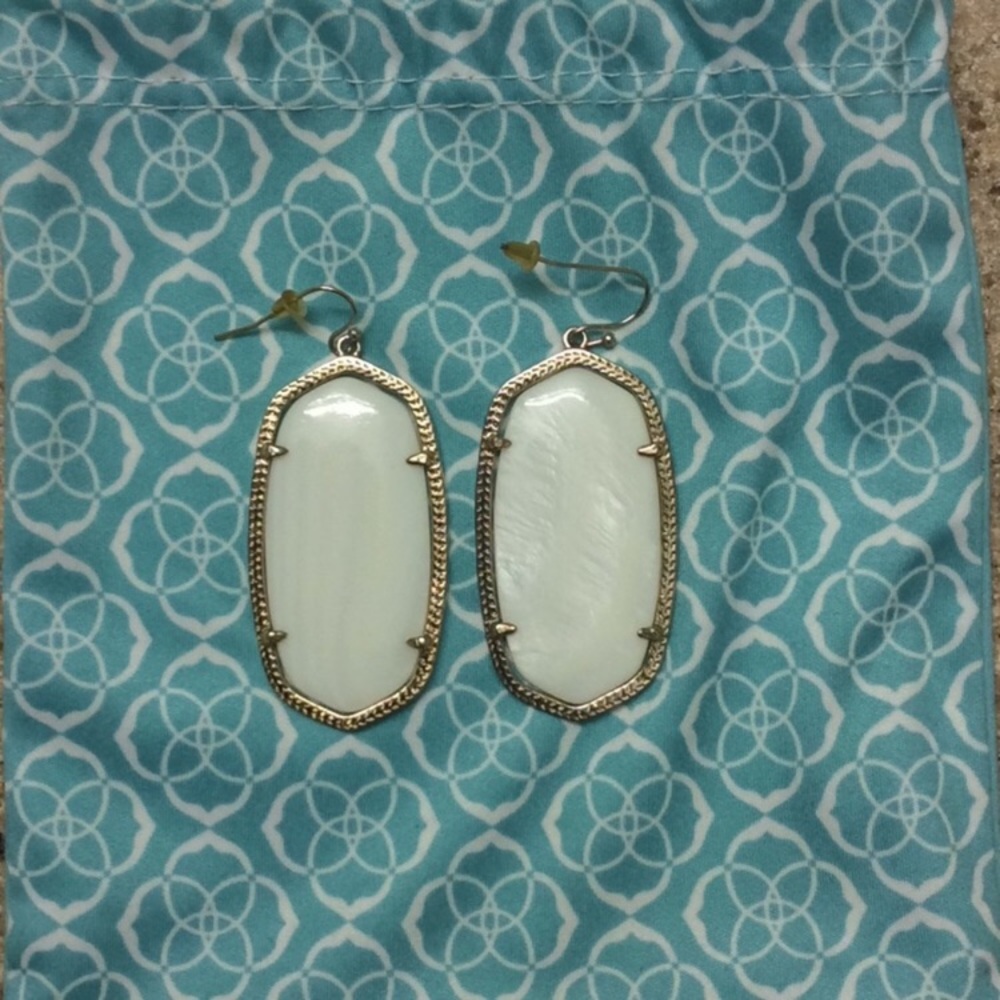 Kendra Scott Danielle earrings